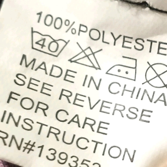 V-Neck Smocked Waist Flutter Sleeve Blouse in Magenta Pattern - Picture 5 of 5